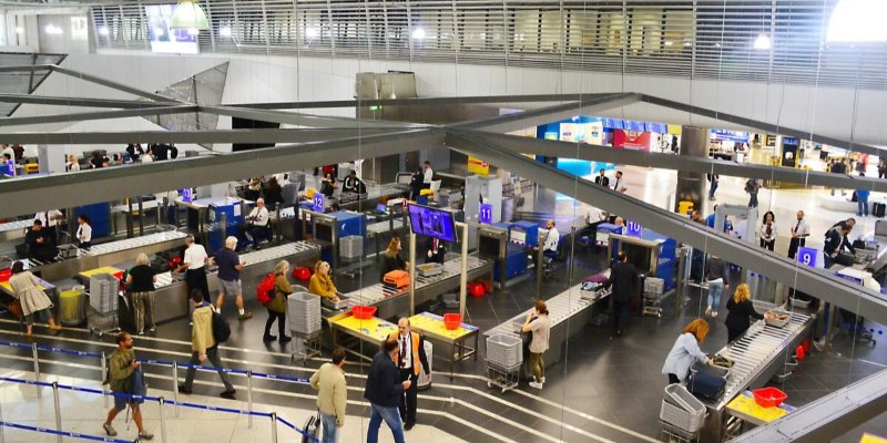 Avrupa’da Yaz Tatili Uçuş Kesintileriyle Gölgelendi: Yunanistan İlk Sırada