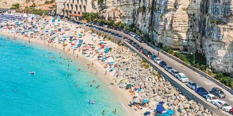 Akdenizliler Akdenizlilere Benzer: İtalya'da 2026 Turizminde Tartışılan Üç Sorun - Plaj İşletmeleri, Çılgın Fiyatlar Ve Aşırı Turizm