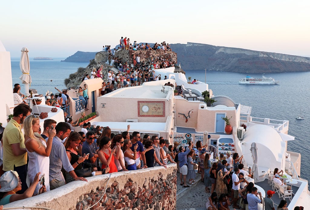 Santorini'de aşırı turizm